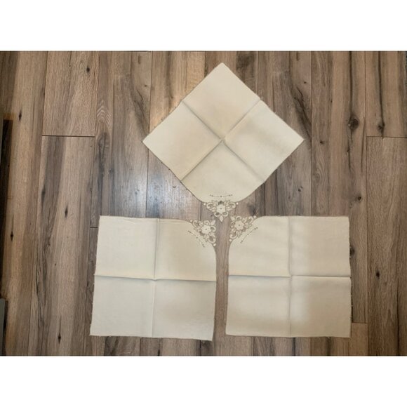 7 Linen Napkins Floral Tan and White Flower on Cream 16 x 16" - Picture 4 of 5